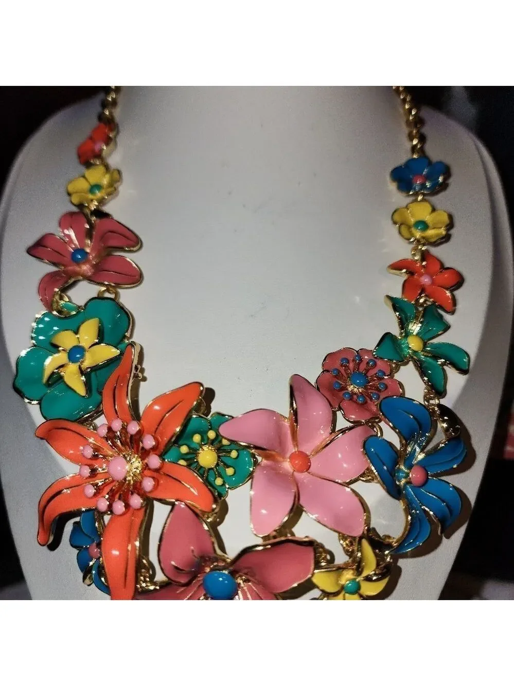 Talbots Floral Multicolor Gold Tone Necklace 21